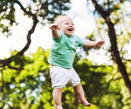 enfant dans la nature