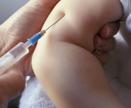 vaccin bras bébé